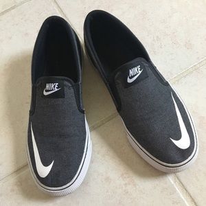 NIKE Janoski Slip on Canvas Sneakers